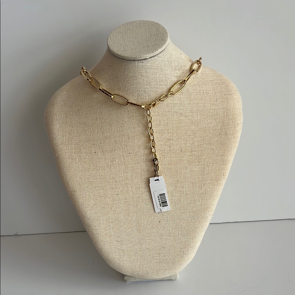 Curved Metal Pendant Collar - Timeless Elegance - Picture 2 of 2